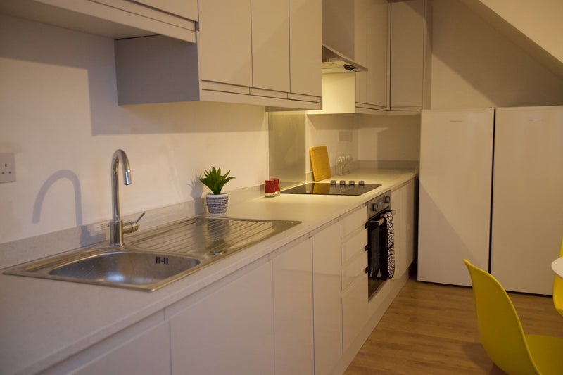 Flat Crowndale Road in Greater London