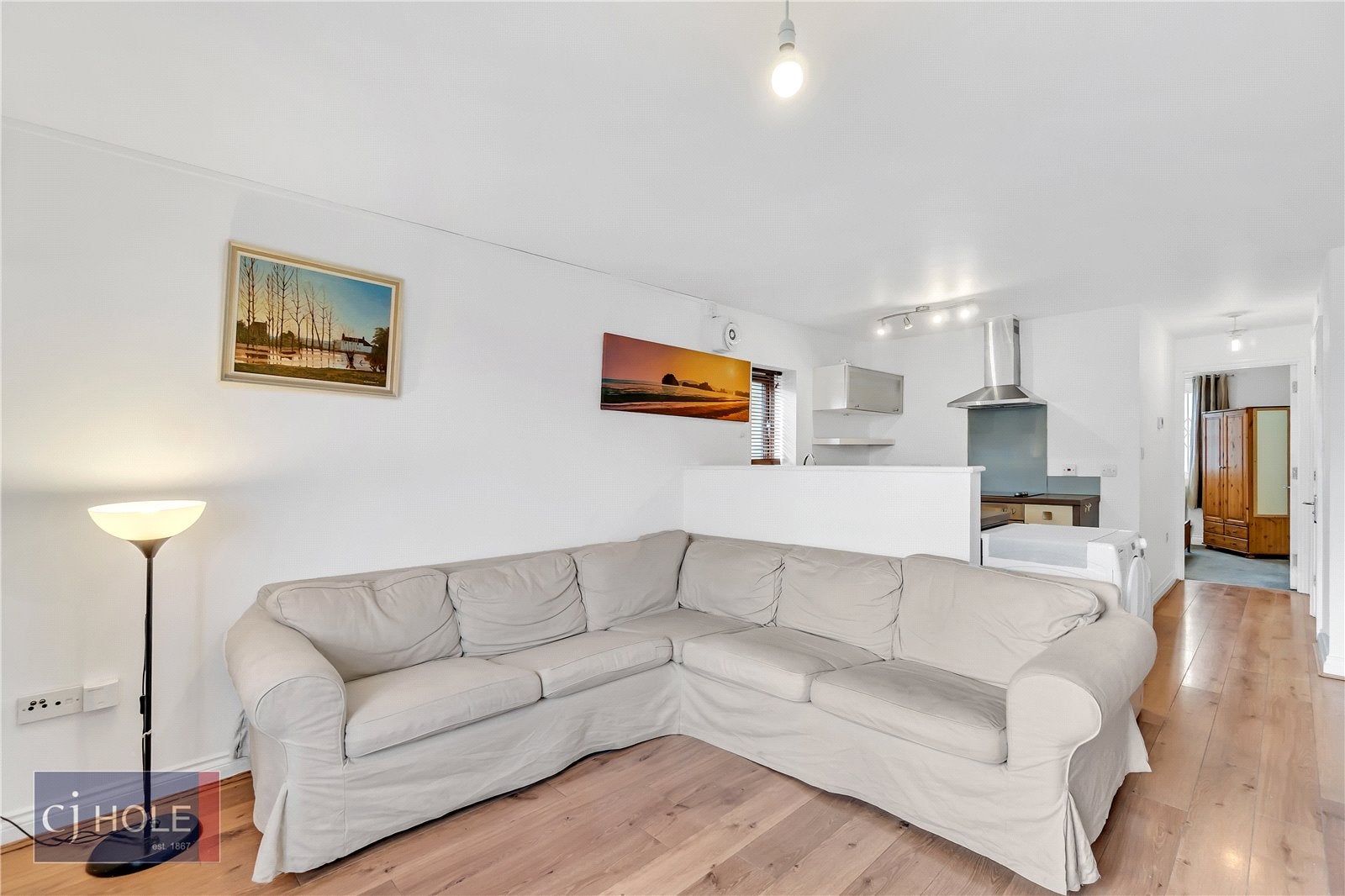 Flat Conygre Road in Bristol