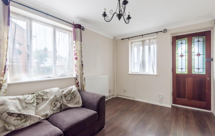 House Charleston Close in Greater London