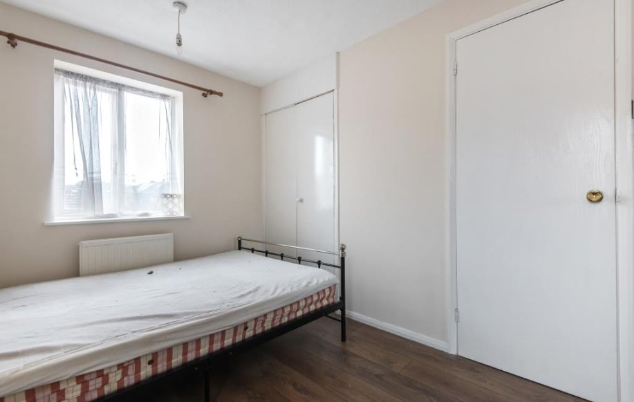 House Charleston Close in Greater London