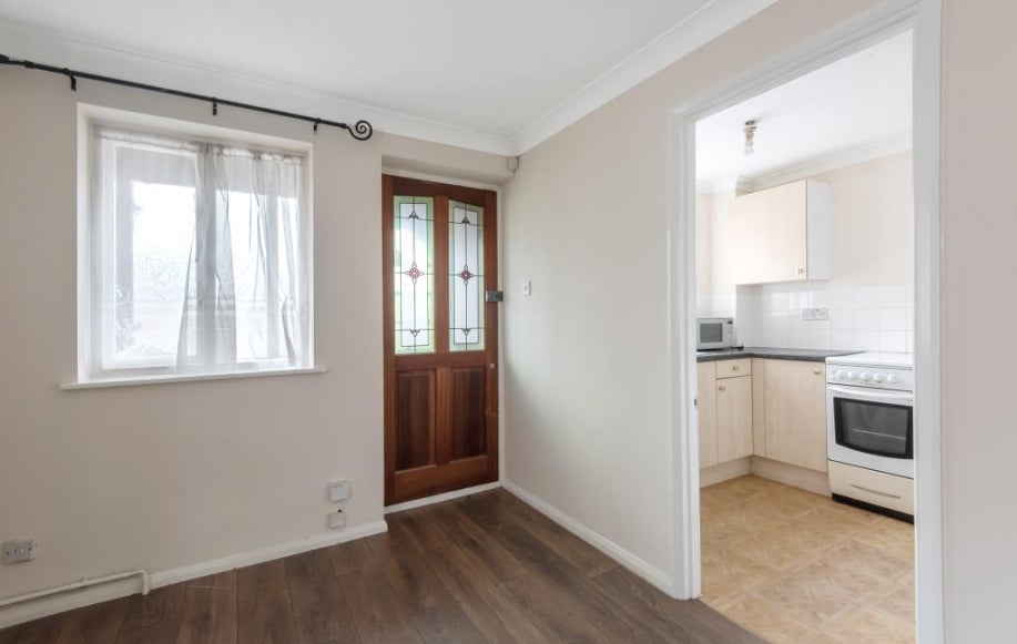 House Charleston Close in Greater London