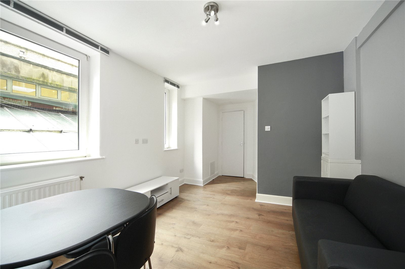 Flat Lucan Place in Greater London
