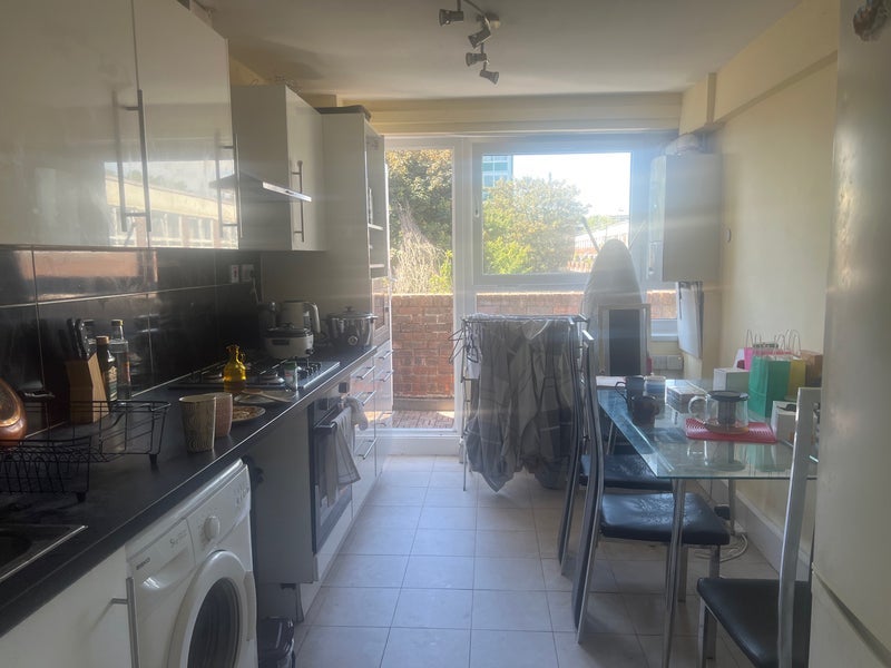 Room Carnoustie Drive in Greater London