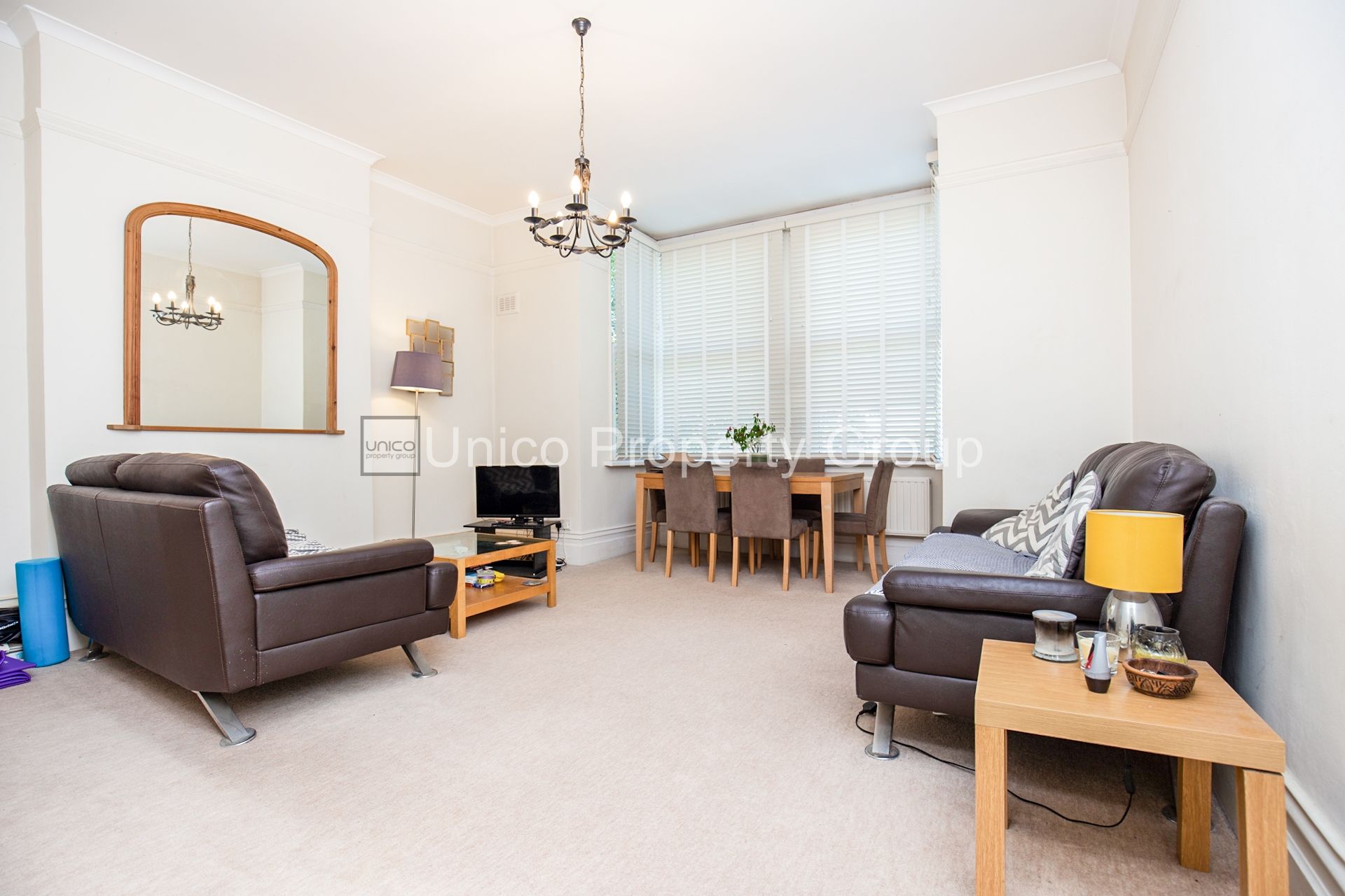 Flat Hermon Hill in Greater London