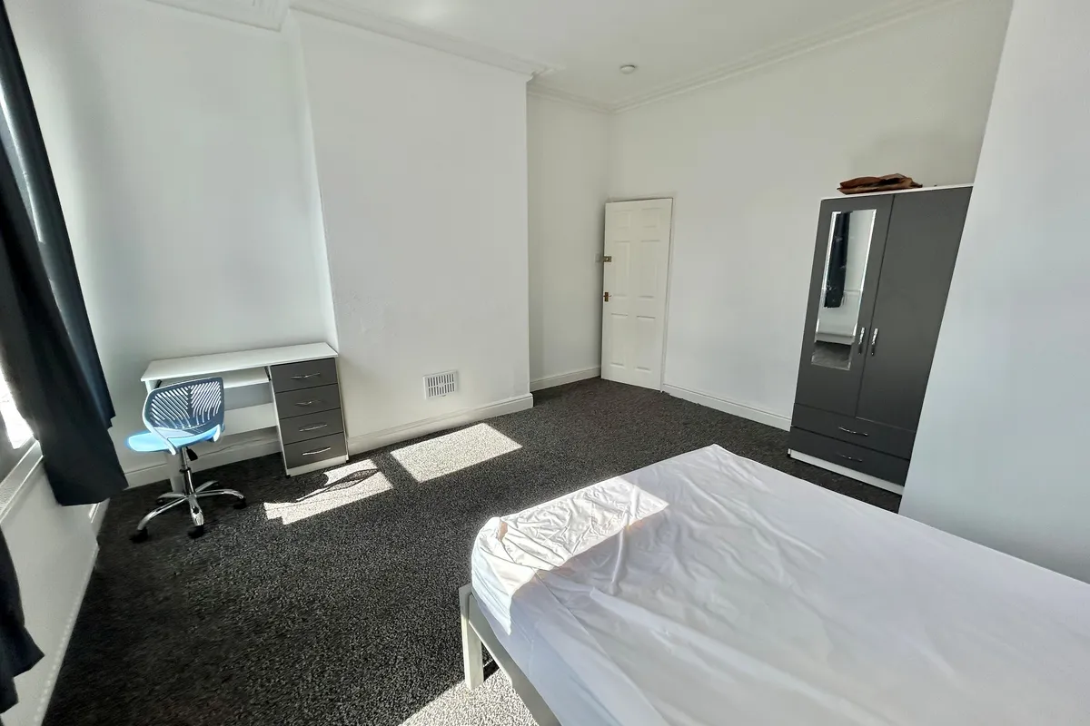 Flat Hartley Road in Nottingham
