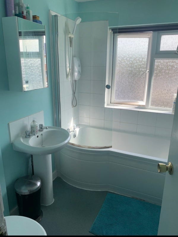 Room Wheatfield Way in Chelmsford