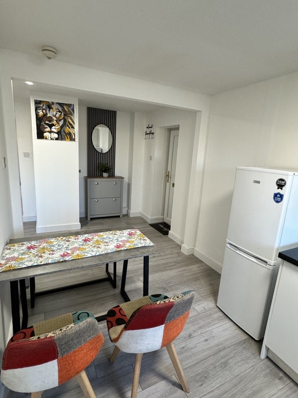 Room Ratho Drive in Glasgow