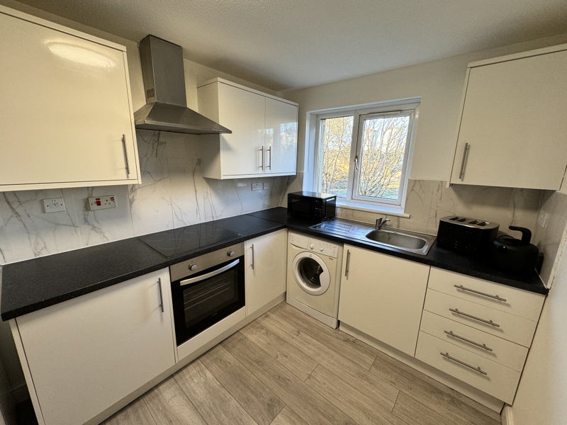 Room Ratho Drive in Glasgow