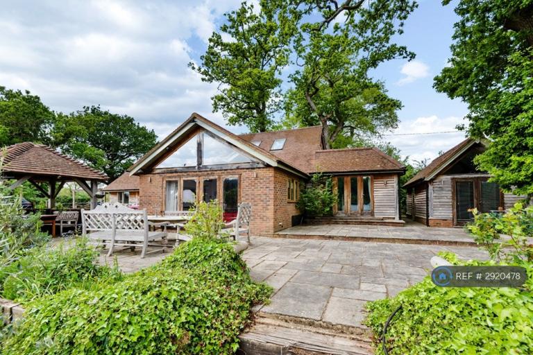 House Prestwick Lane in Waverley