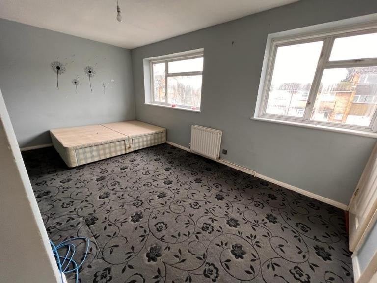 Room Wordsworth Way in Greater London