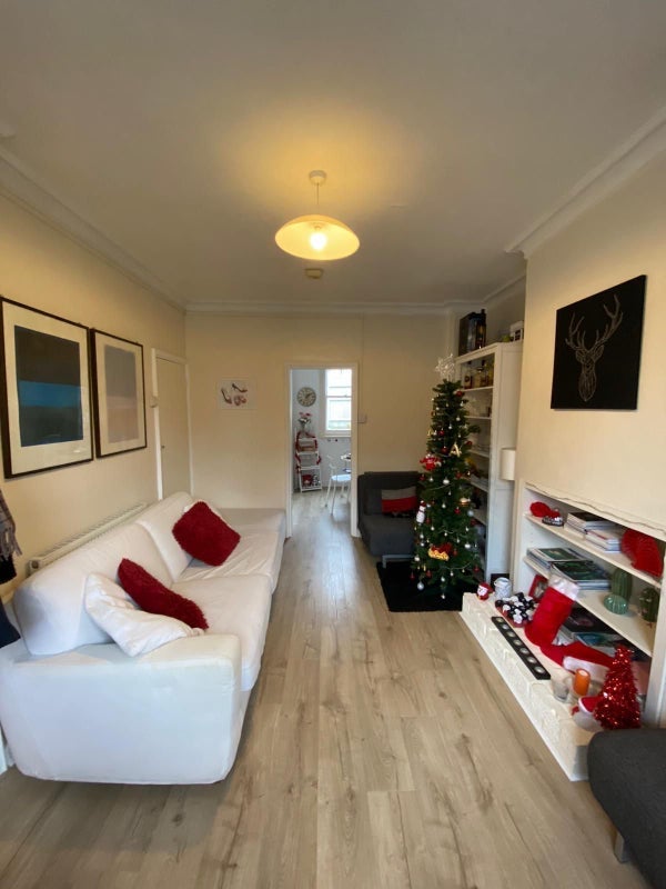Room Cowick Road in Greater London