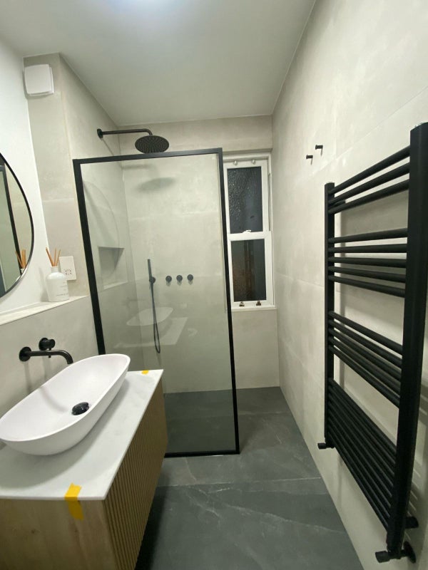 Room Cowick Road in Greater London