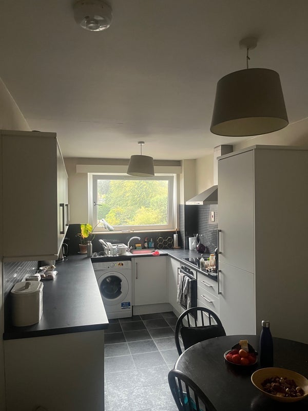 Flat Polwarth Terrace in City of Edinburgh