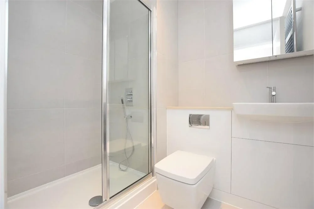 Flat Wilkinson Close in Greater London