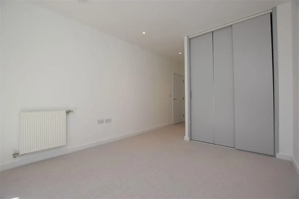 Flat Wilkinson Close in Greater London