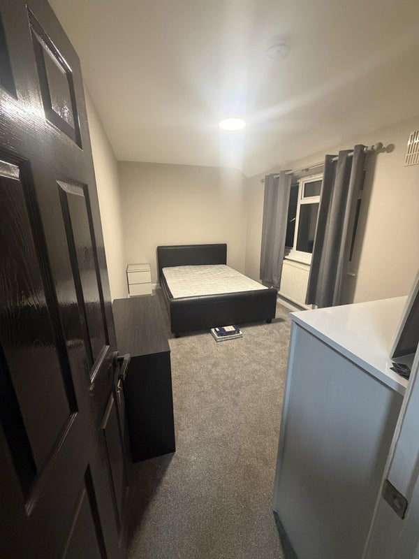 Room Shelley Road in Chelmsford