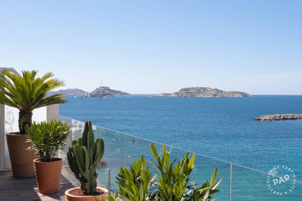 Flat Corniche du Président John Fitzgerald Kennedy in Marseille
