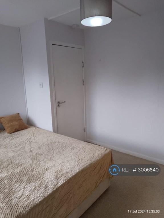Room Hopmeadow Court in Northampton