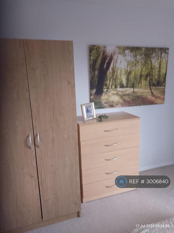 Room Hopmeadow Court in Northampton