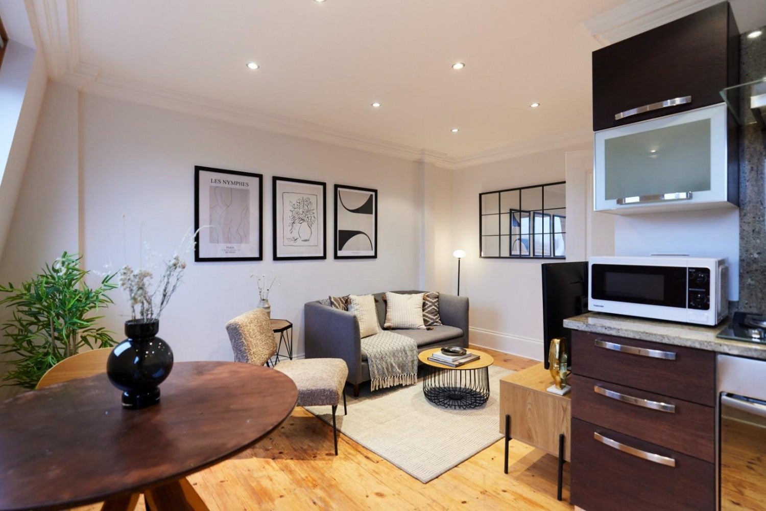 Flat Pegasus Close in Greater London