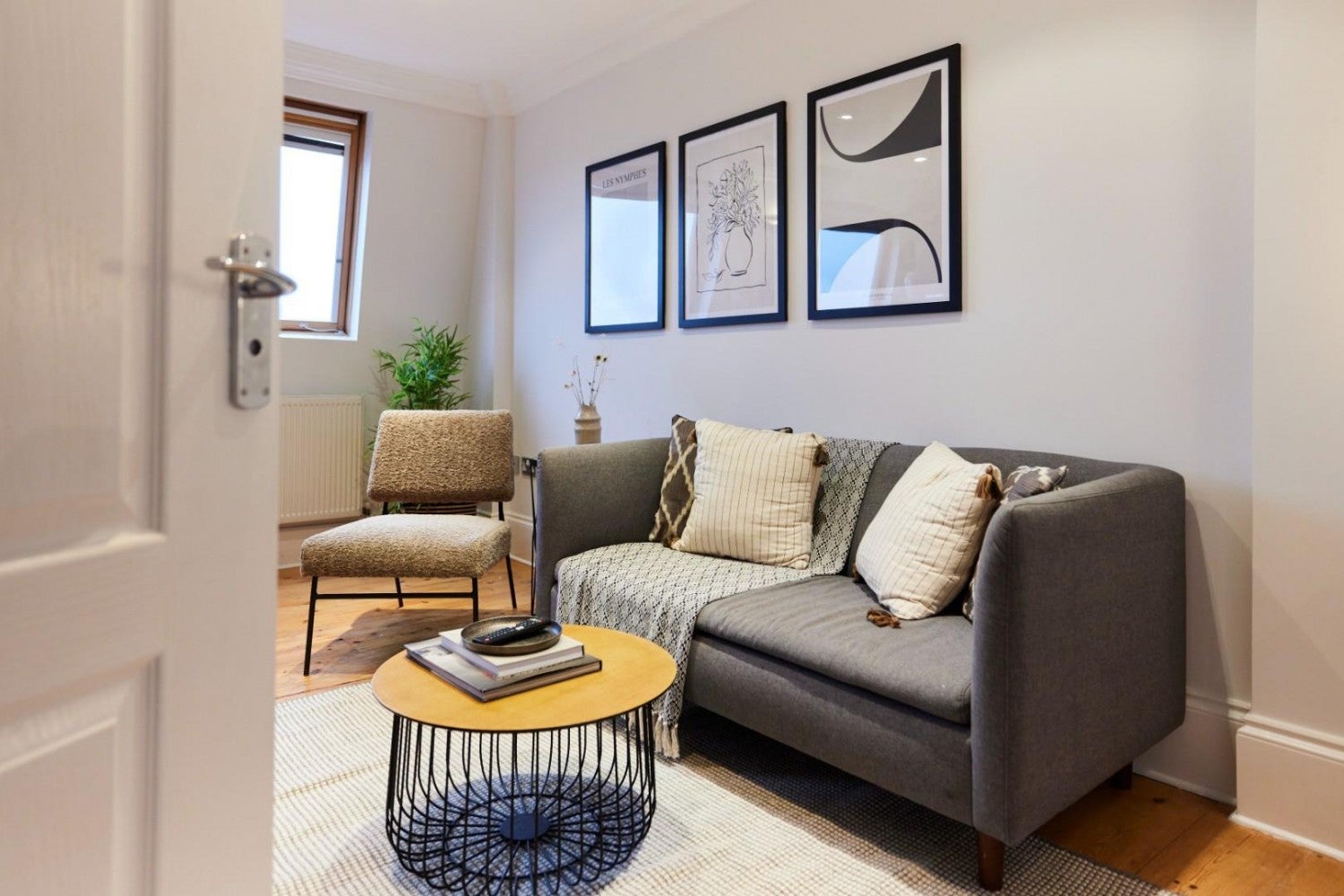 Flat Pegasus Close in Greater London
