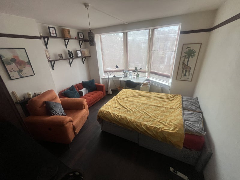 Room McAuley Close in Greater London