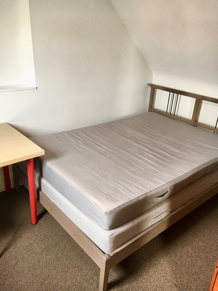 Flat Clifton Road in Bristol