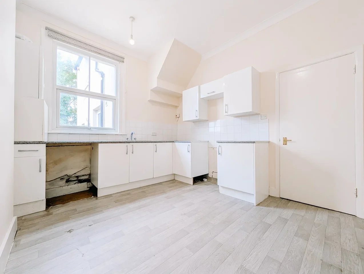 Flat Fernham Road in Greater London