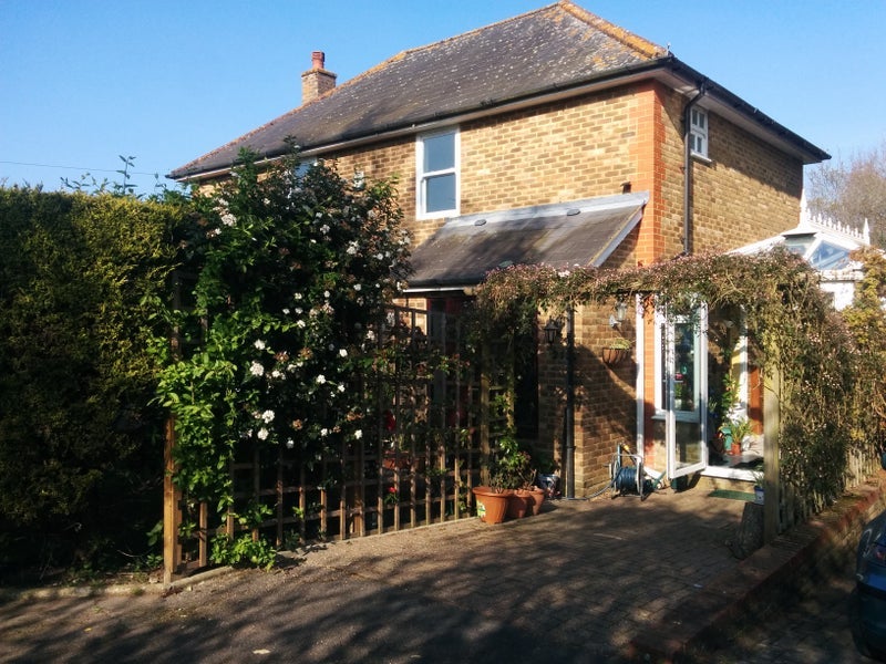 Room Lewins Road in Epsom and Ewell