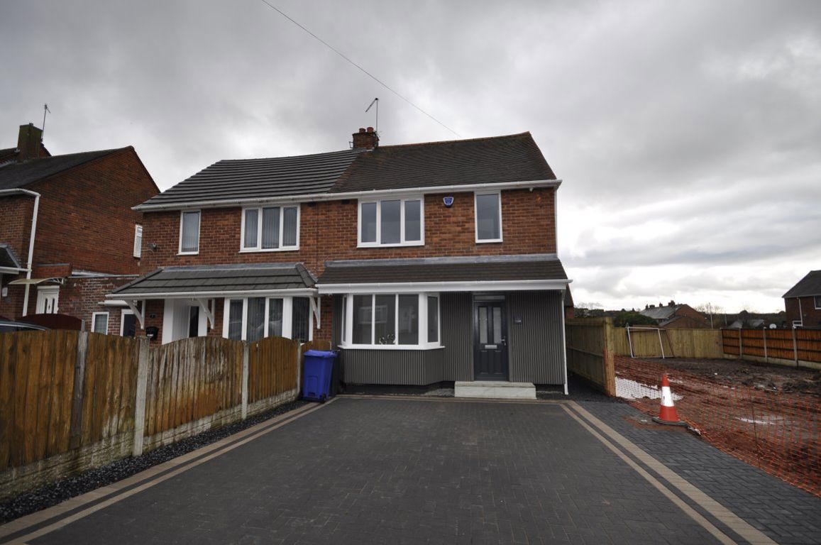 House Sandfield Road in Dudley