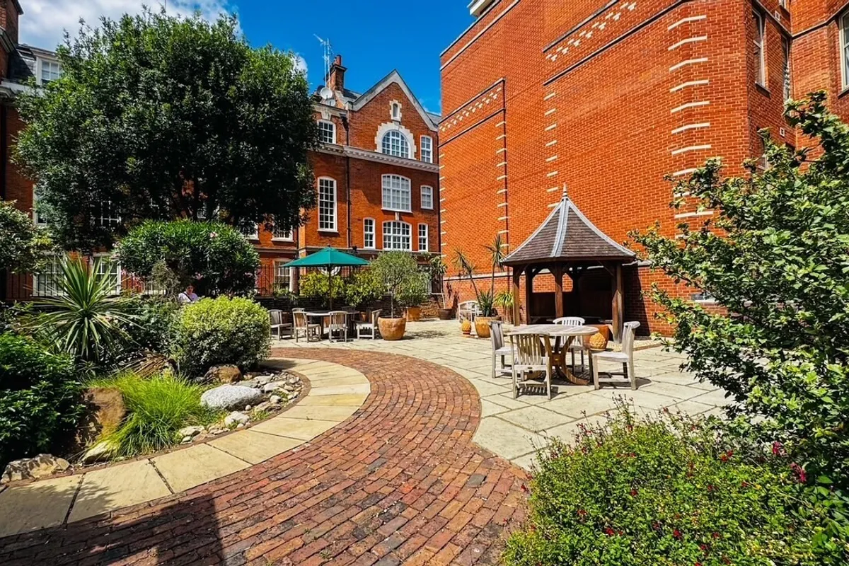 Flat Martlett Court in City of Westminster