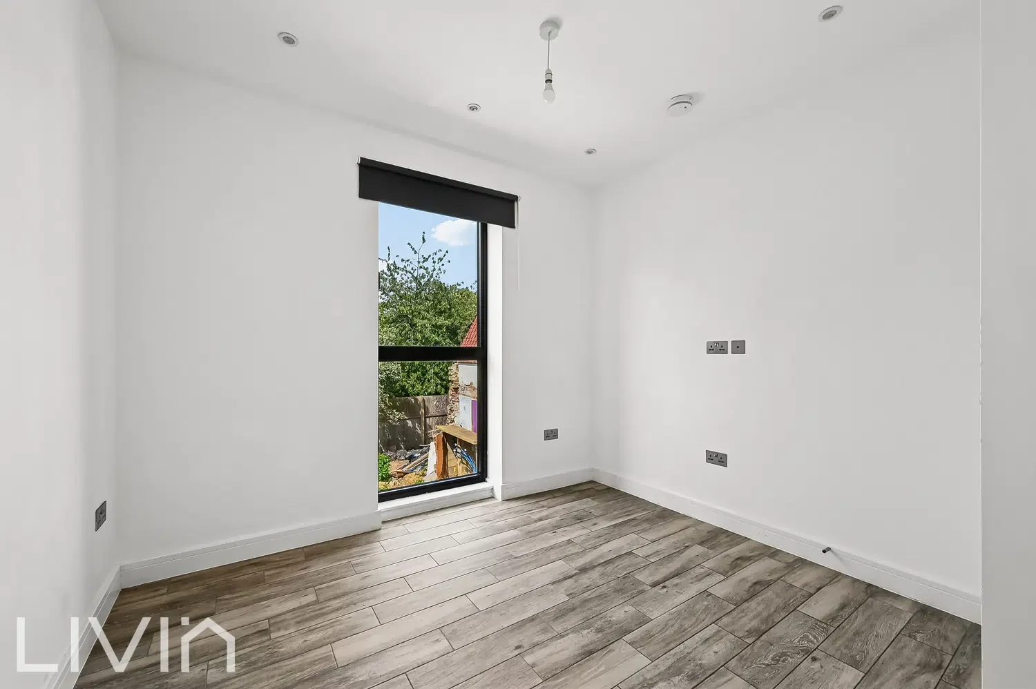 Flat Leslie Park Road in Greater London