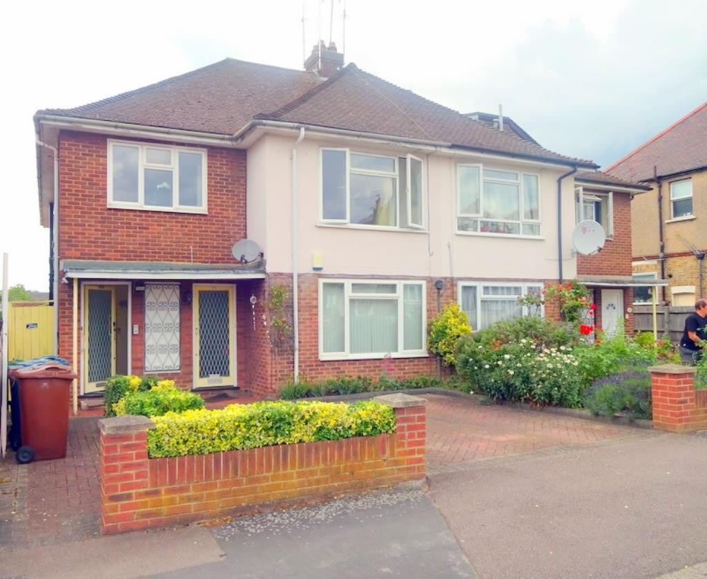 Flat Pinner View in Greater London