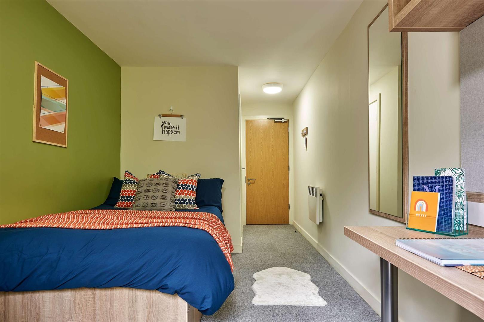 Flat Sturge Close in Birmingham