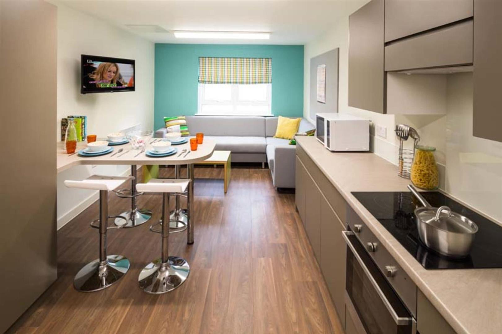 Flat Sturge Close in Birmingham