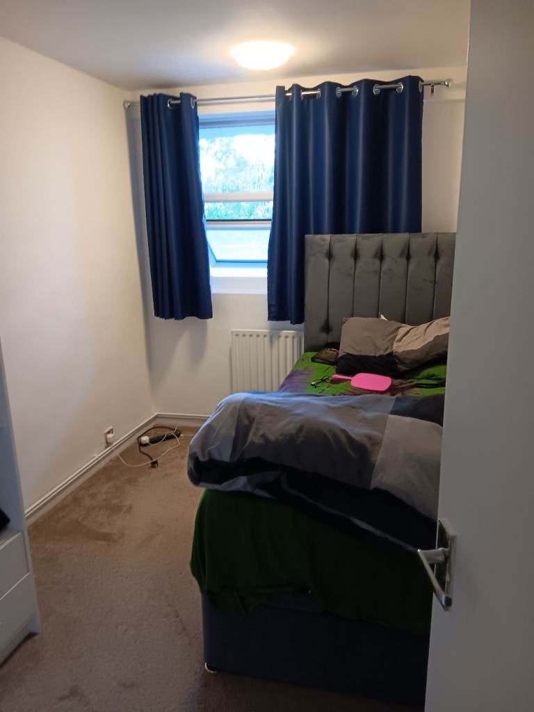 Flat Fairview Court in Greater London