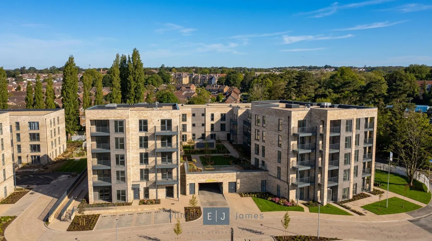 Flat Colson Road in Epping Forest