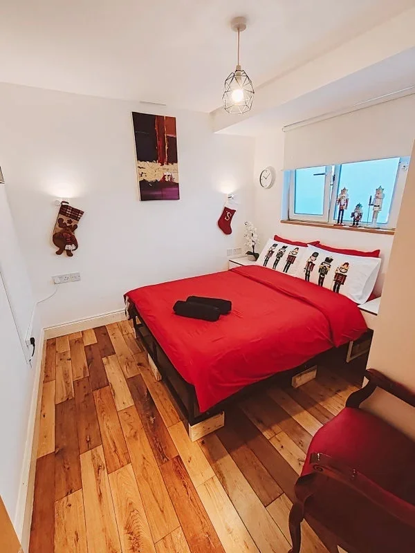 Room Darfield Way in Greater London
