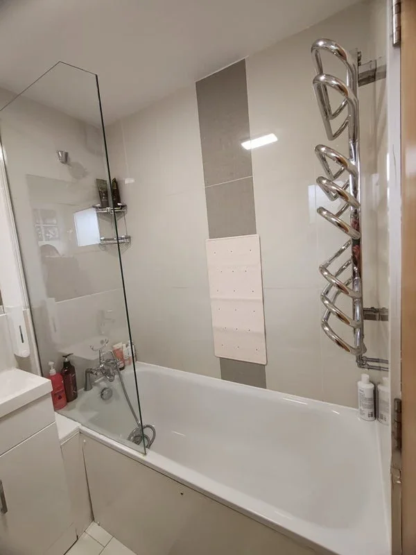 Room Darfield Way in Greater London