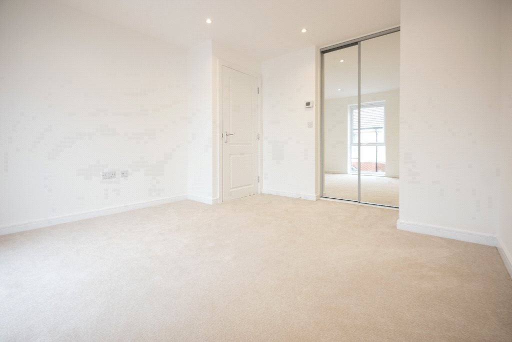 Flat Eighteen Acre Drive in Bristol