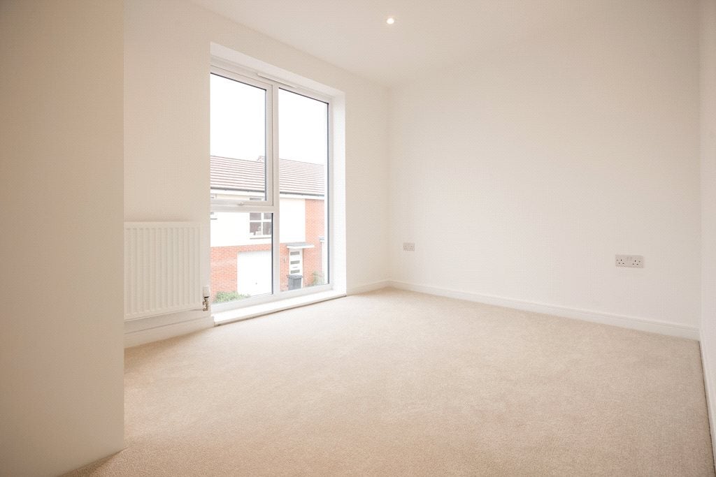 Flat Eighteen Acre Drive in Bristol
