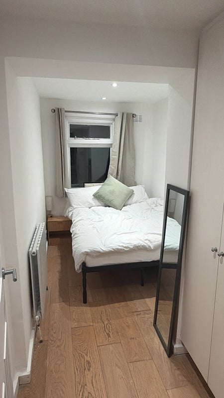 Room Kelvin Road in Greater London