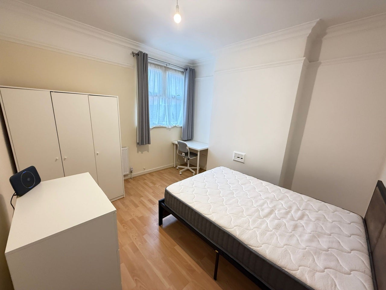 Room East Park Road in Leicester