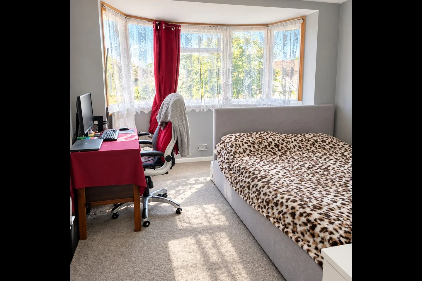 Flat Lulworth Road in Greater London