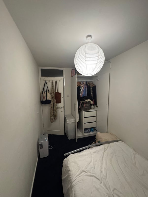 Room Handa Walk in Greater London