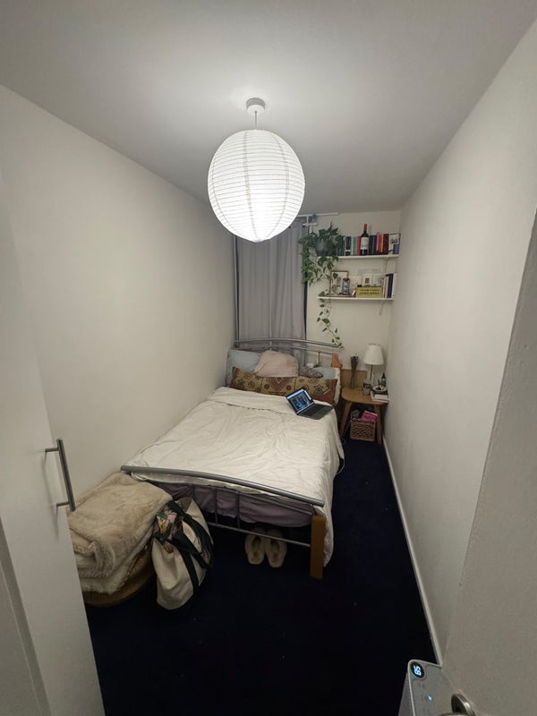 Room Handa Walk in Greater London