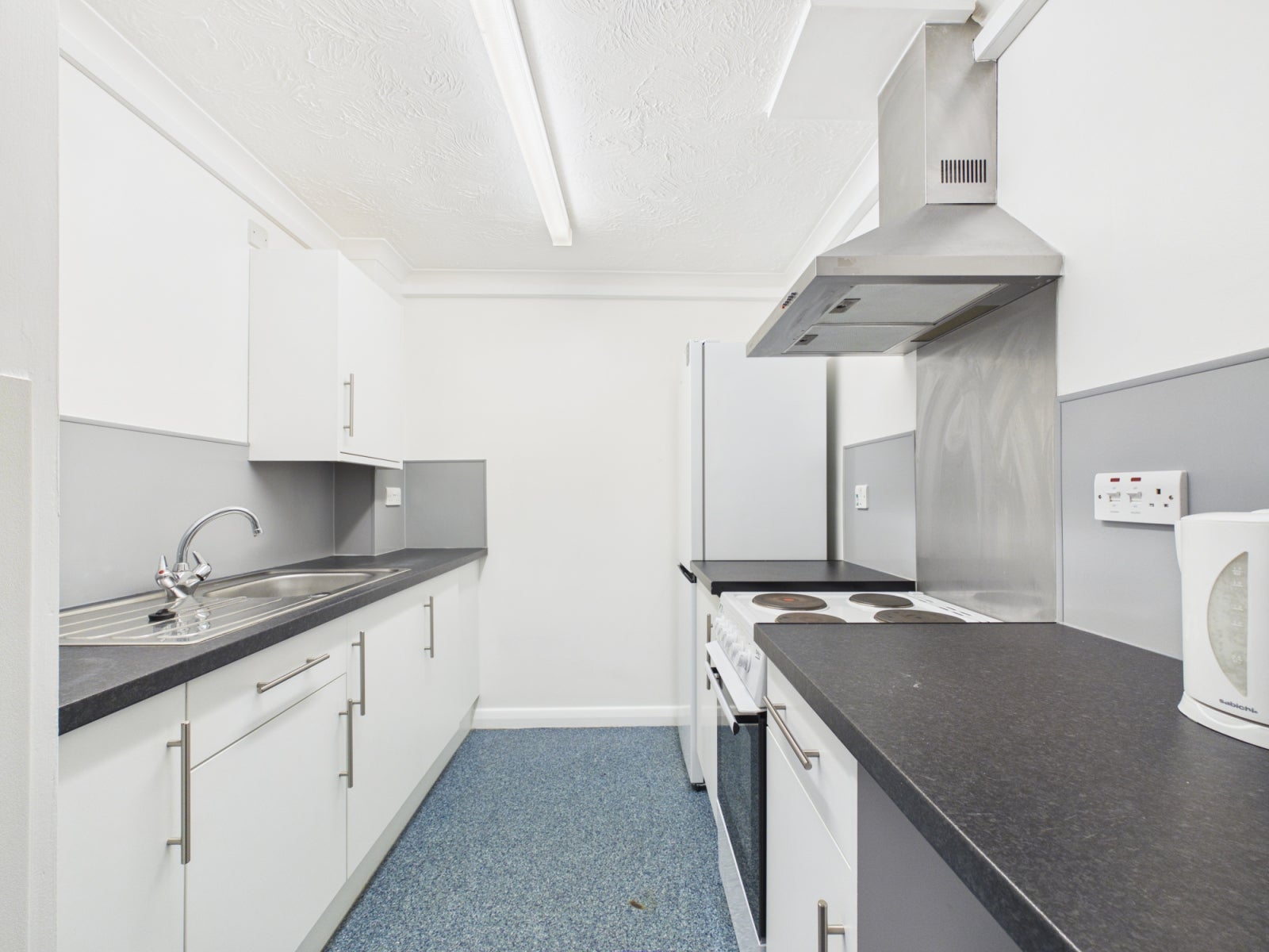 Room Pin Hill in Canterbury