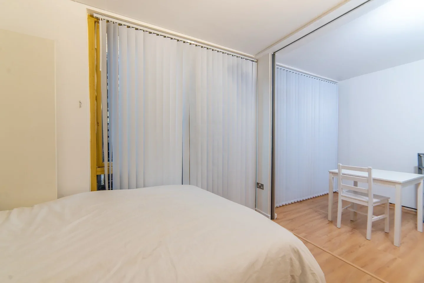 Room West Parkside in Greater London