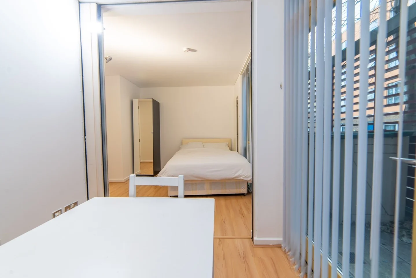 Room West Parkside in Greater London
