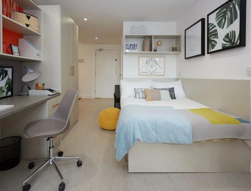 Room Bolton Street in Liverpool